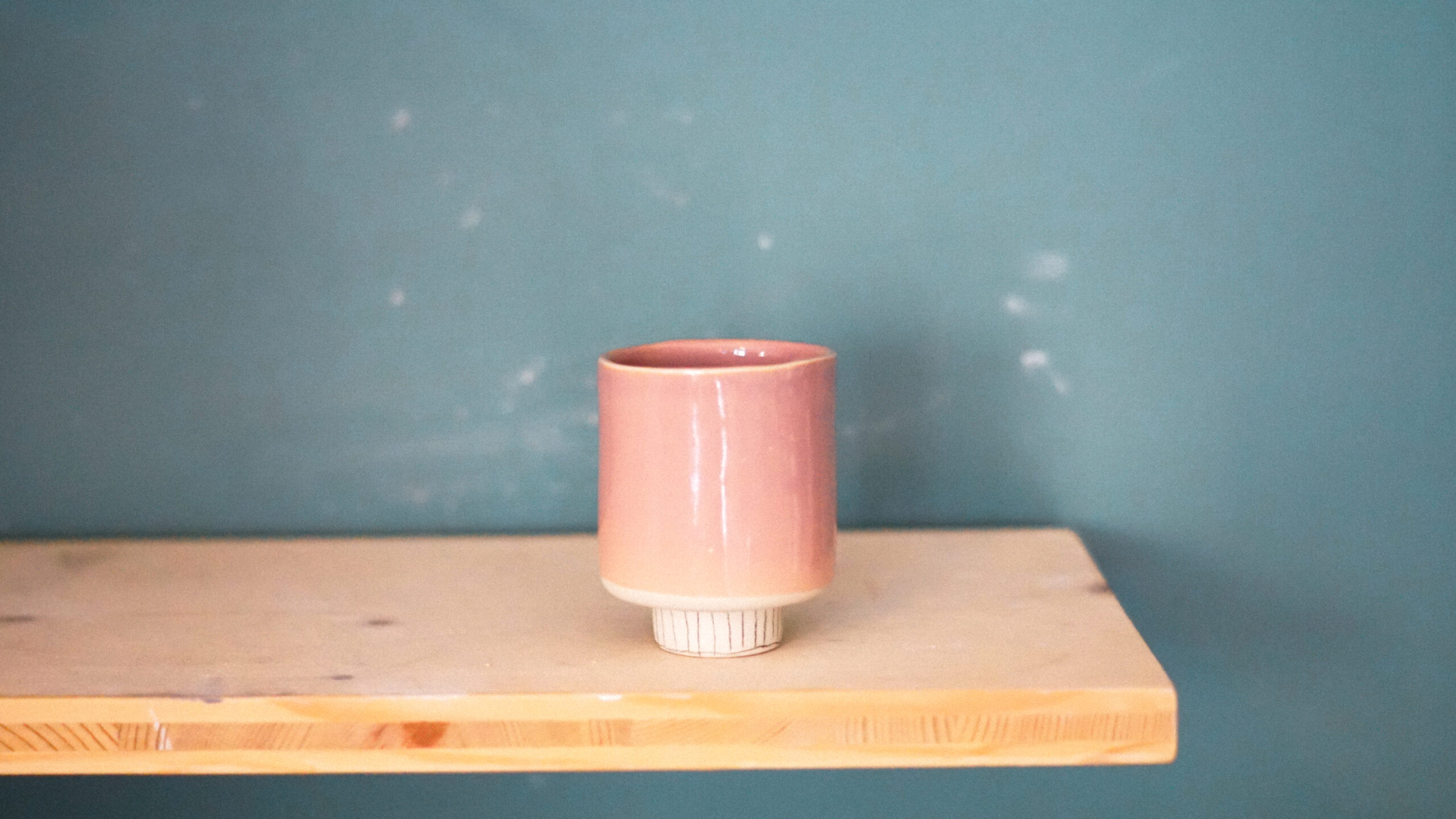 Tasse KAPPU PM - rose Coline, pied rayé noir